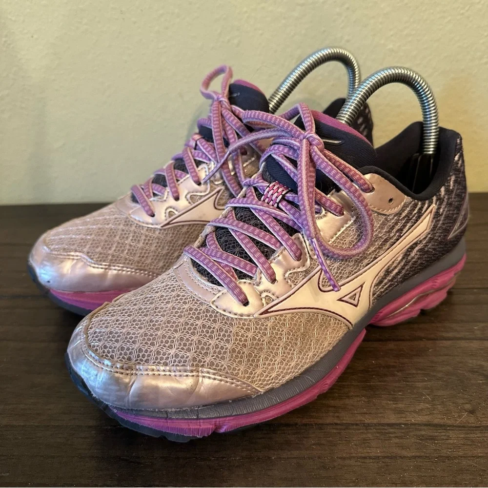 Mizuno Sneakers - Picture 4 of 9